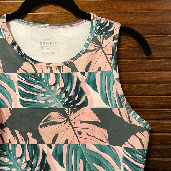 Nike Dri-Fit Pink Palm Tree Cropped Workout Tank - Picture 5 of 7